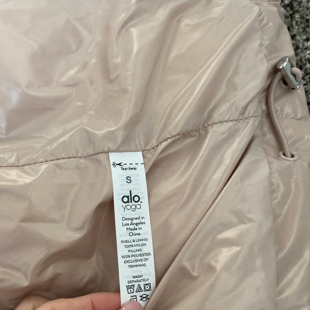 ALO Stunner Puffer Jacket Dusty Pink Size Small - Picture 9 of 14